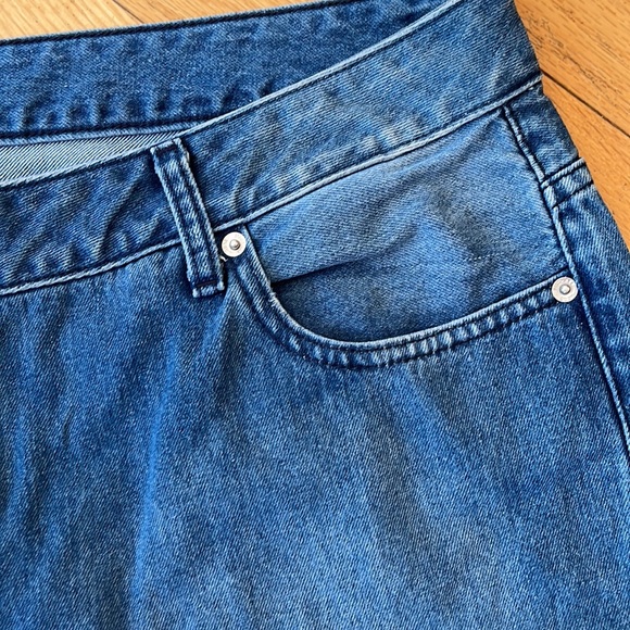 Michael Kors Wide Leg Cropped Jeans. - Picture 7 of 9